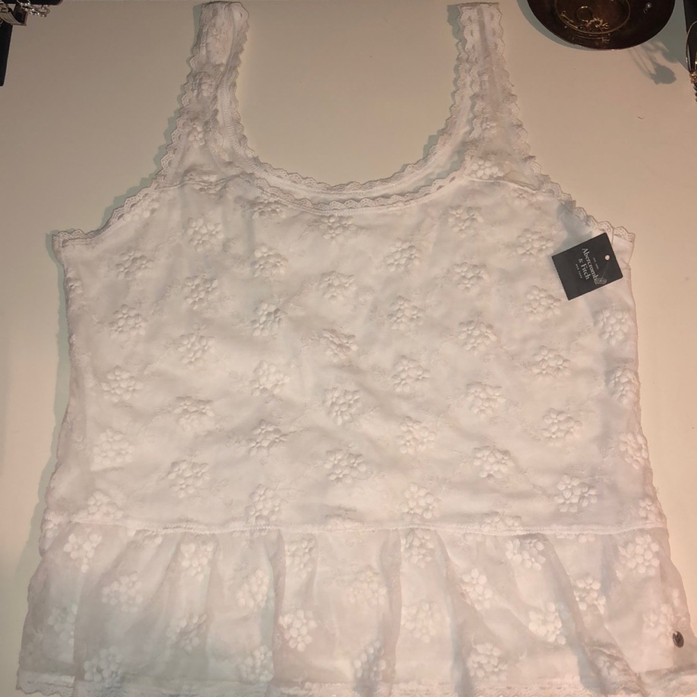 LACE tank top from Abercrombie 🤩